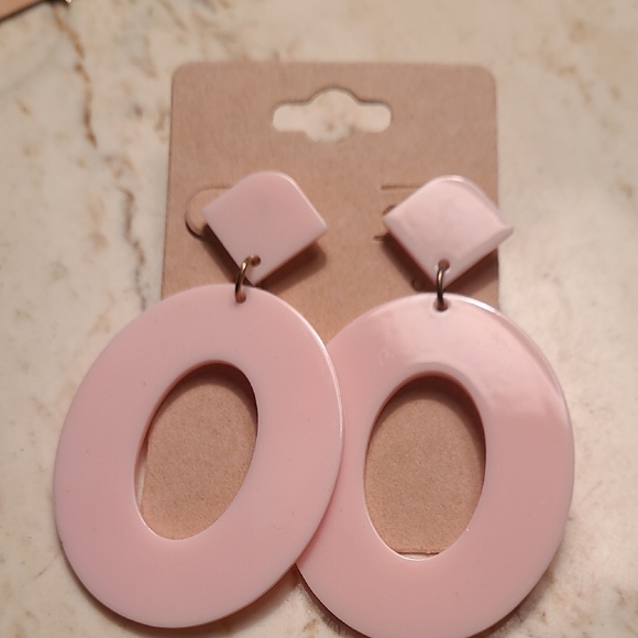 Jewelry - Elegant Pink Earrings